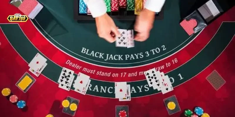 Bảng thống kê tỷ lệ quắc bài dựa trên tổng điểm thực tế trong Blackjack.